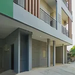 Urbanview Hotel Aloevera Pontianak