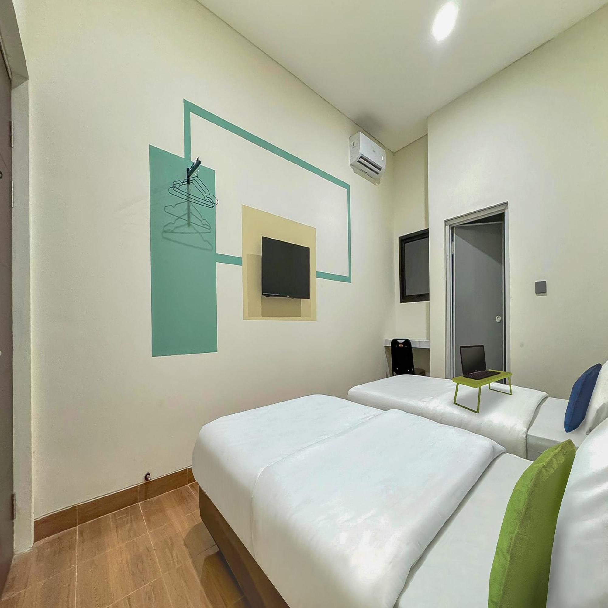 Urbanview Aloevera Hotel Pontianak