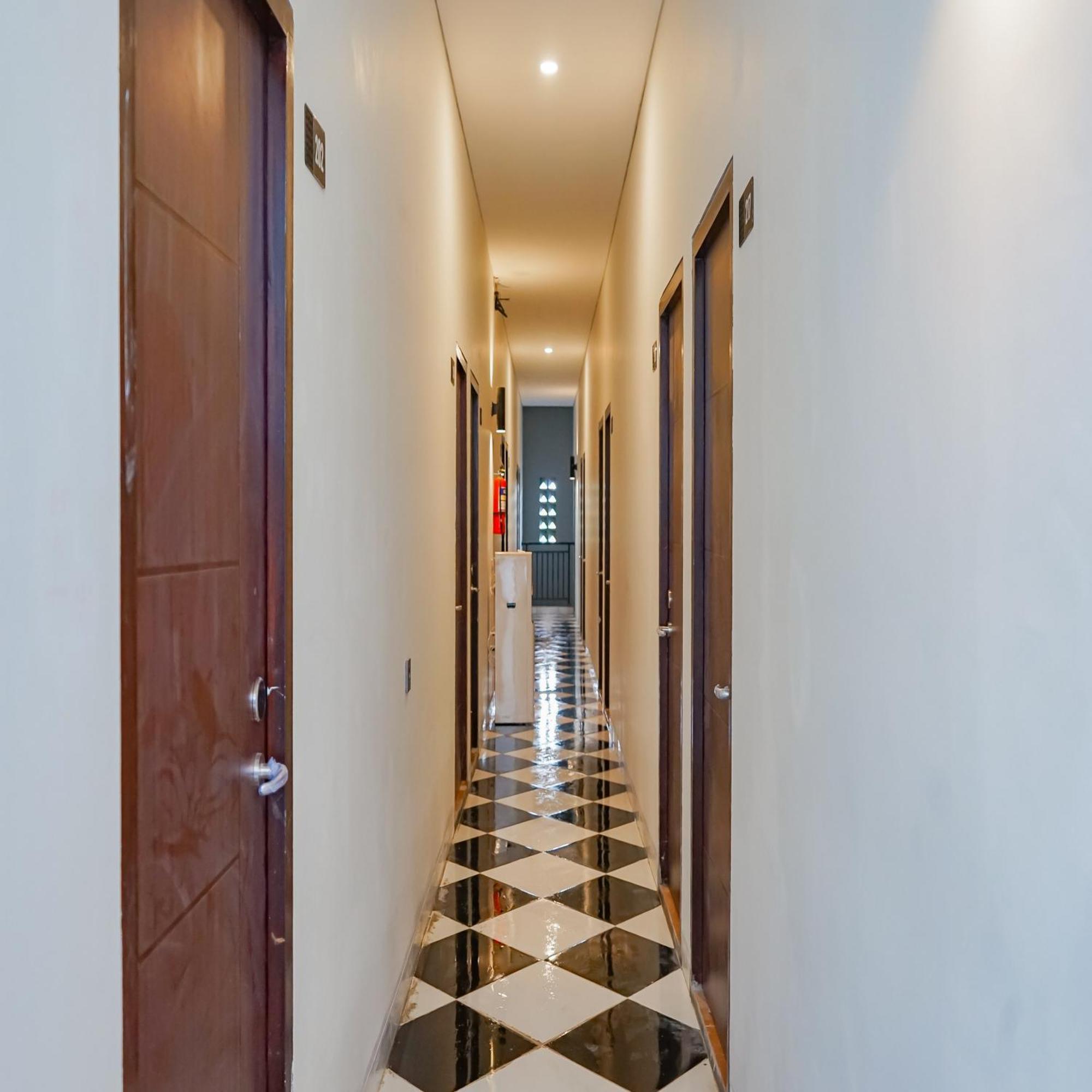 Urbanview Aloevera Hotel 3*