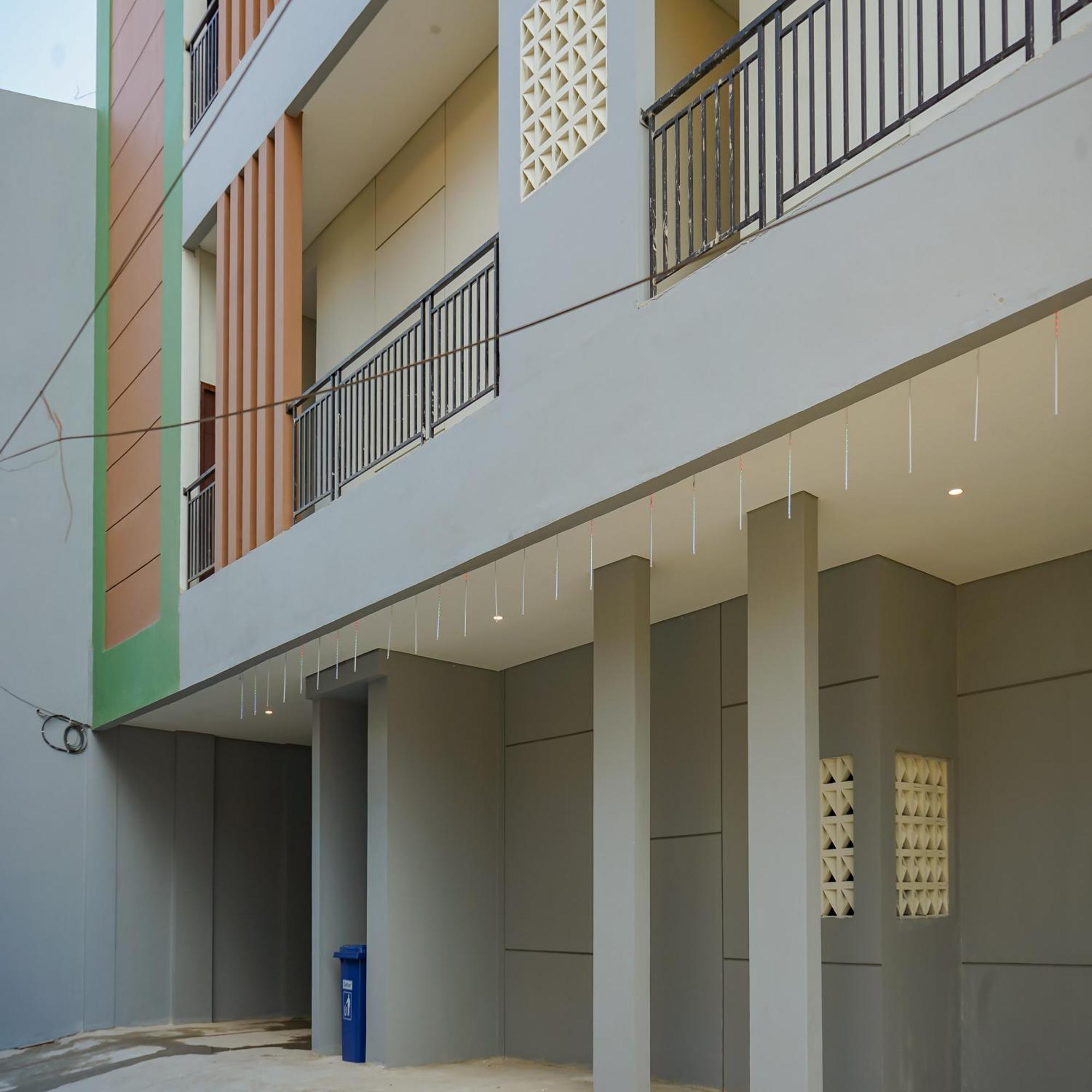 Urbanview Aloevera Hotel 3*