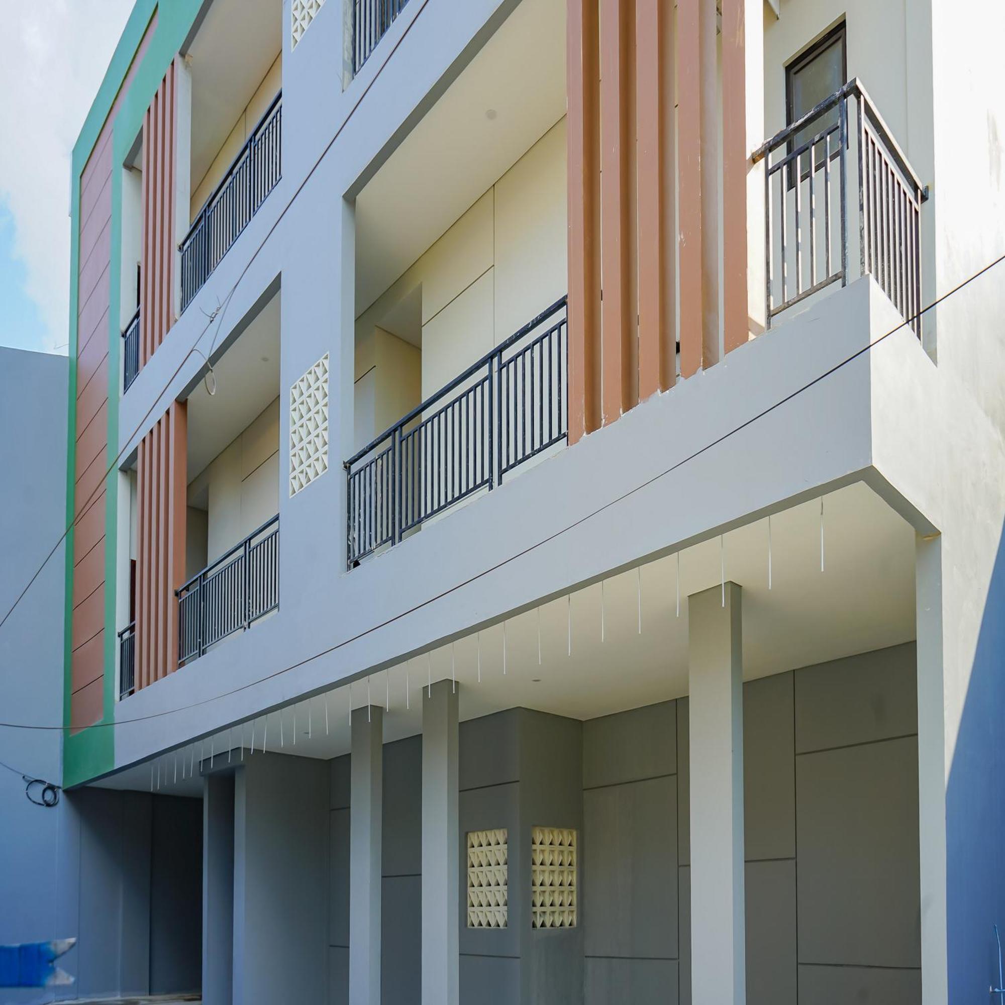 Urbanview Aloevera Hotel
